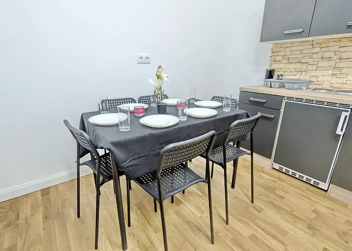 Spacious Apartment In A Lively Area