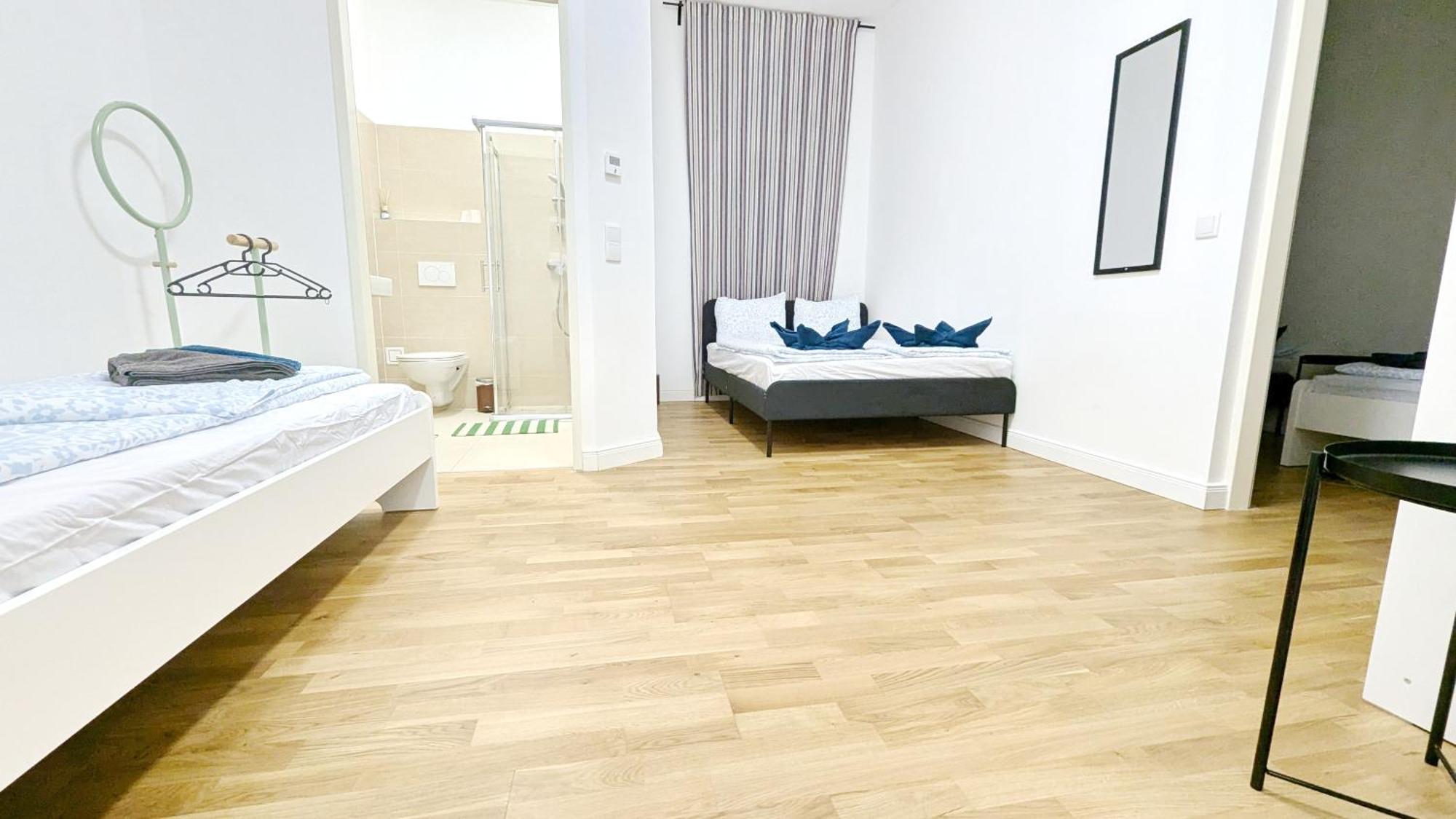 Spacious In A Lively Area * Viena
