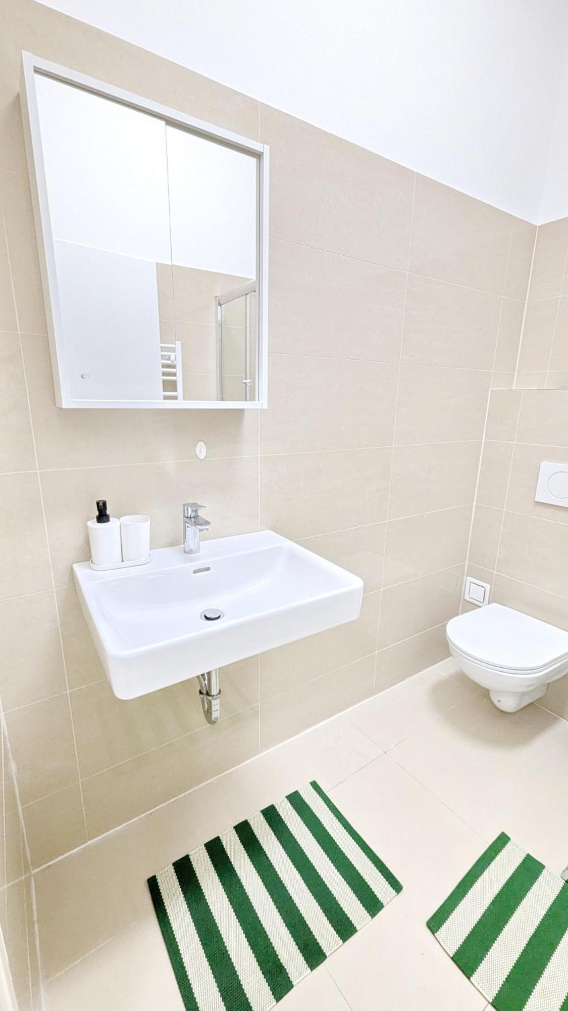 Apartamento Spacious In A Lively Area *