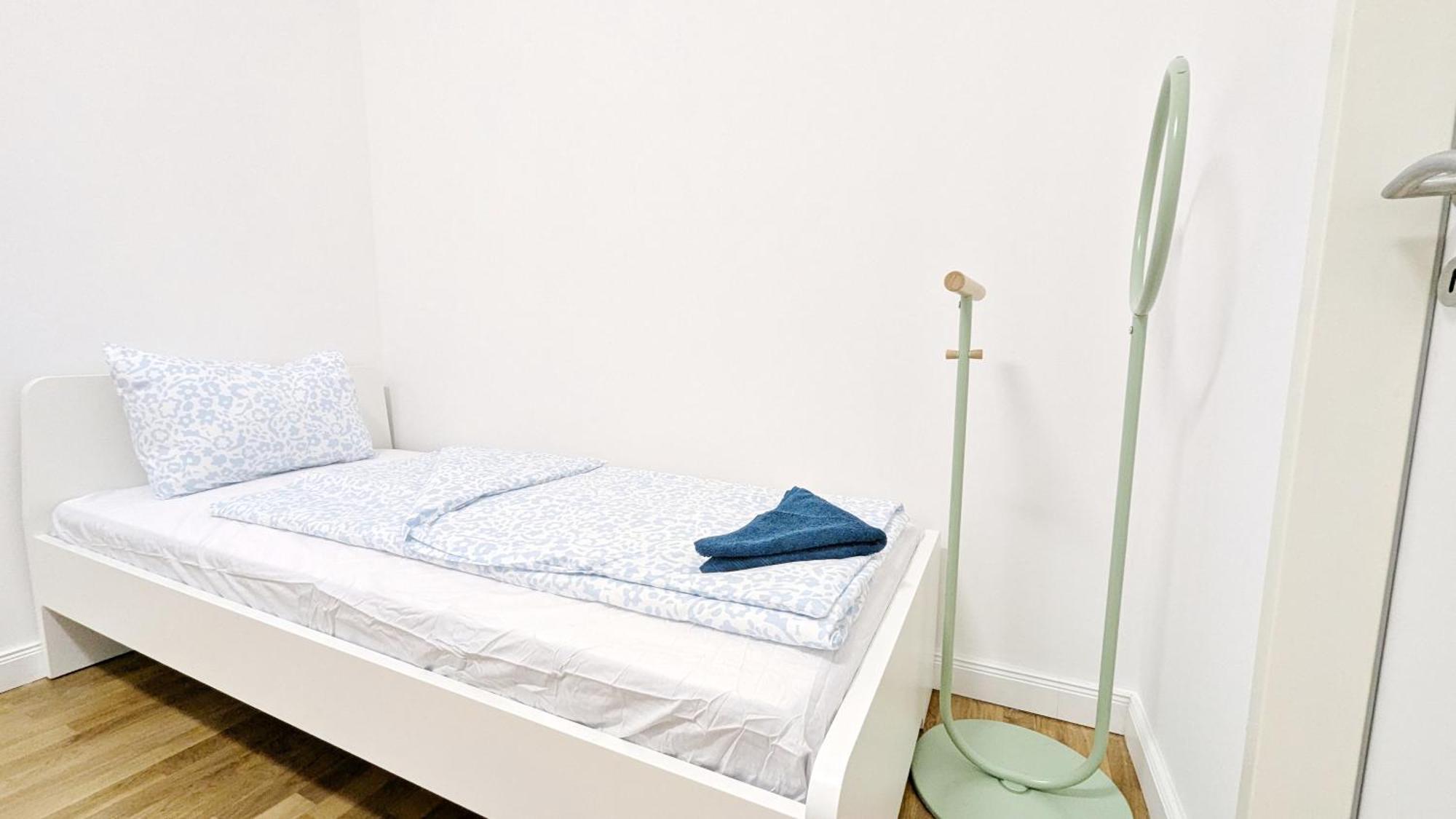 Spacious In A Lively Area Viena